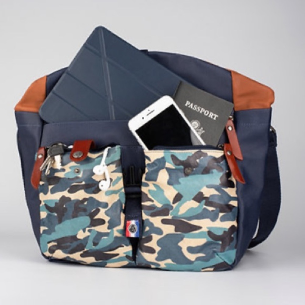 Urban Stranger Water Repellent Messenger Bag